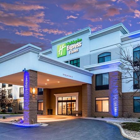 Holiday Inn Express & Suites Cedar Falls - Waterloo By Ihg Εξωτερικό φωτογραφία