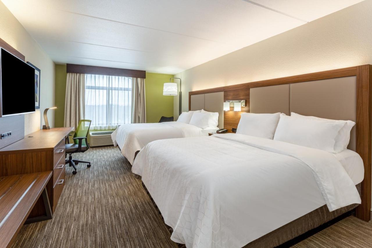 Holiday Inn Express & Suites Cedar Falls - Waterloo By Ihg Εξωτερικό φωτογραφία